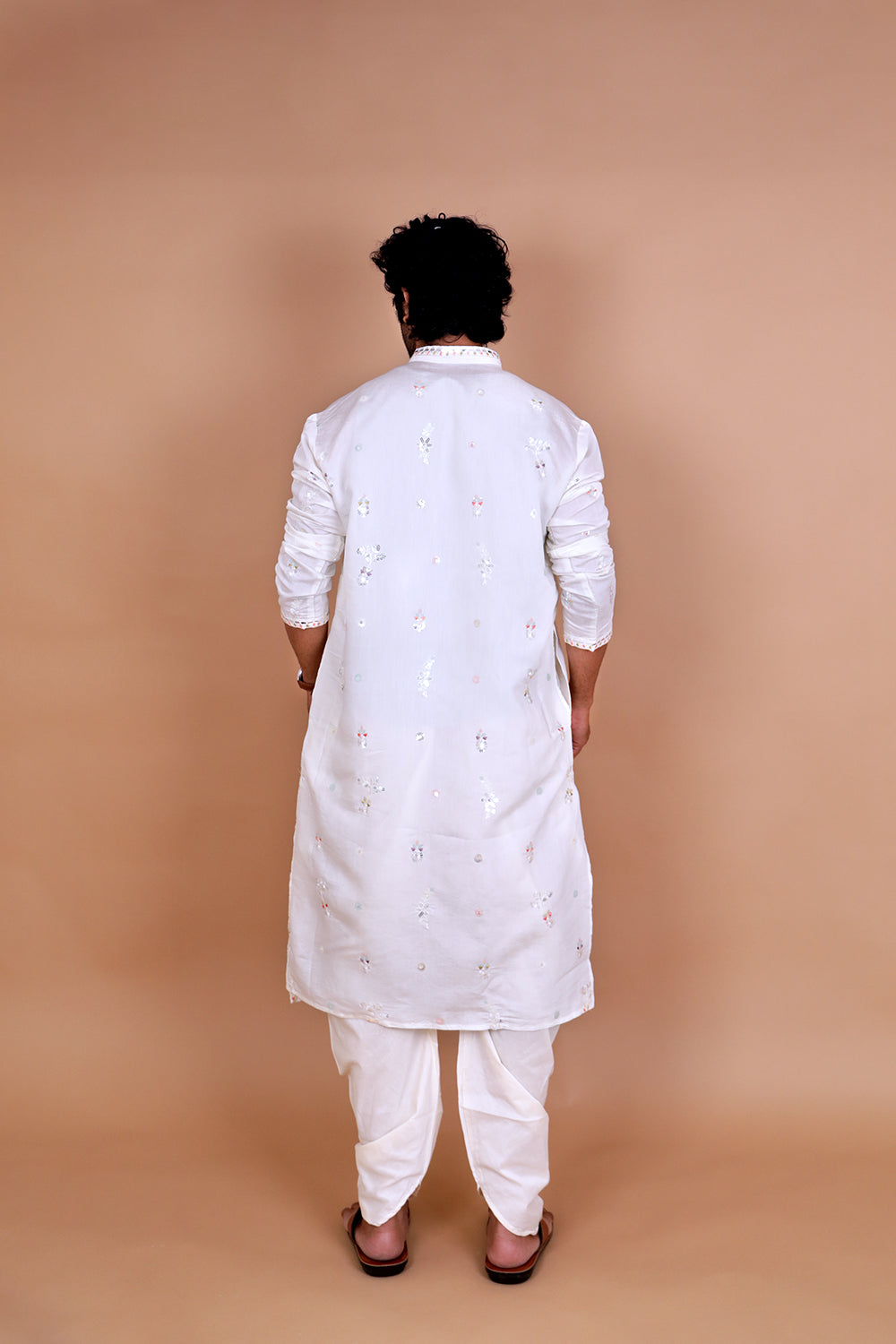 Men Ivory Doli Motif Embroidered Kurta